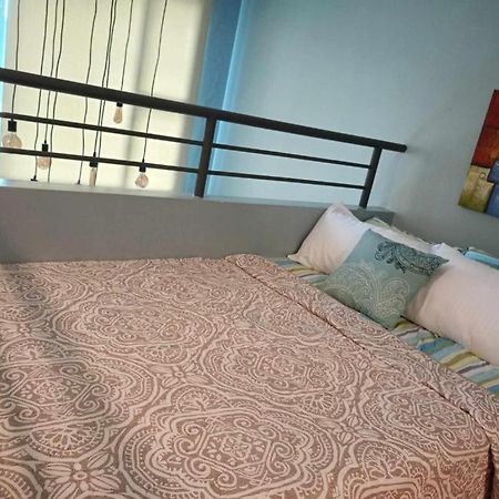 Loft Condo Beside Shangri-La Fort Manila Eksteriør billede