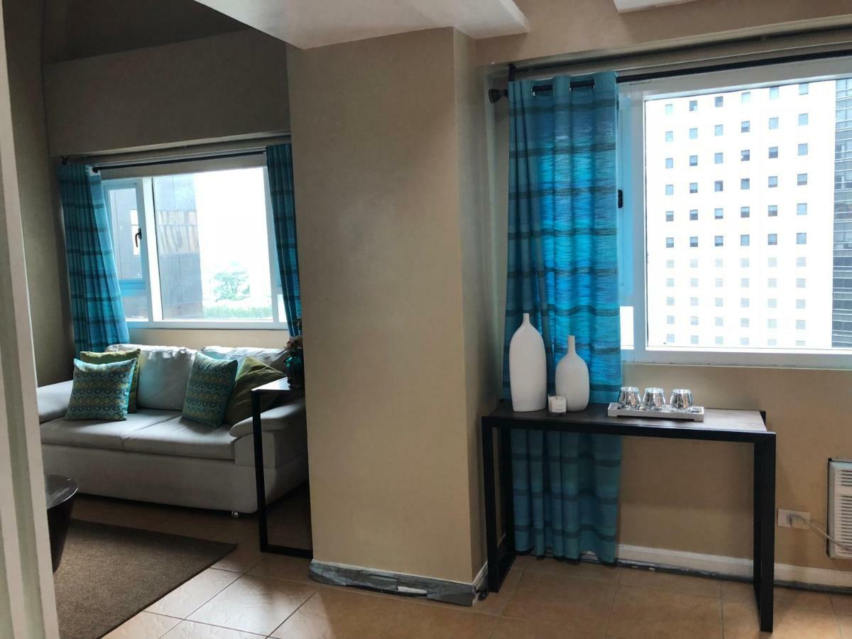 Loft Condo Beside Shangri-La Fort Manila Eksteriør billede